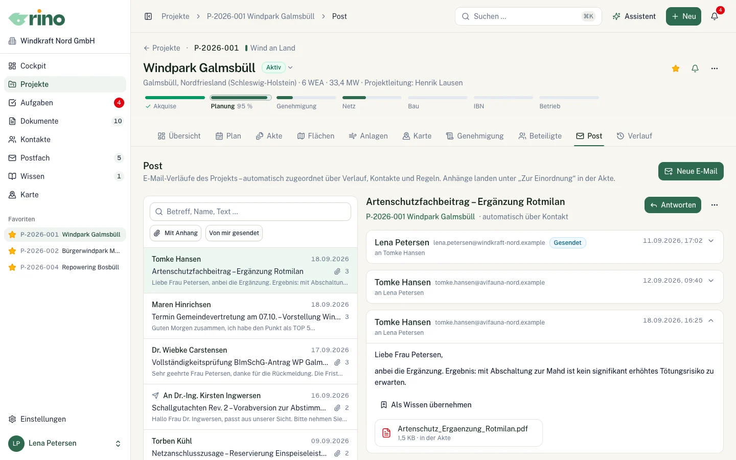 Projekt-Unterseite Post mit E-Mail-Verläufen und geöffnetem Verlauf, automatisch über den Kontakt zugeordnet